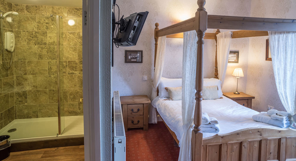 פיירפורד The Bull Hotel מראה חיצוני תמונה