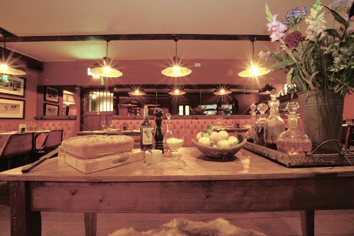 פיירפורד The Bull Hotel מראה חיצוני תמונה